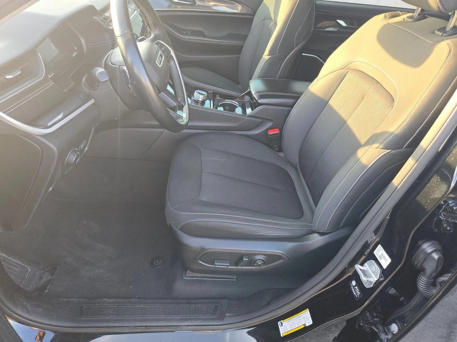 2022 Jeep Grand Cherokee L Laredo 4x2