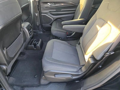 2022 Jeep Grand Cherokee L Laredo 4x2