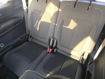 2022 Jeep Grand Cherokee L Laredo 4x2