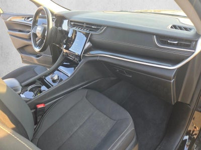 2022 Jeep Grand Cherokee L Laredo 4x2