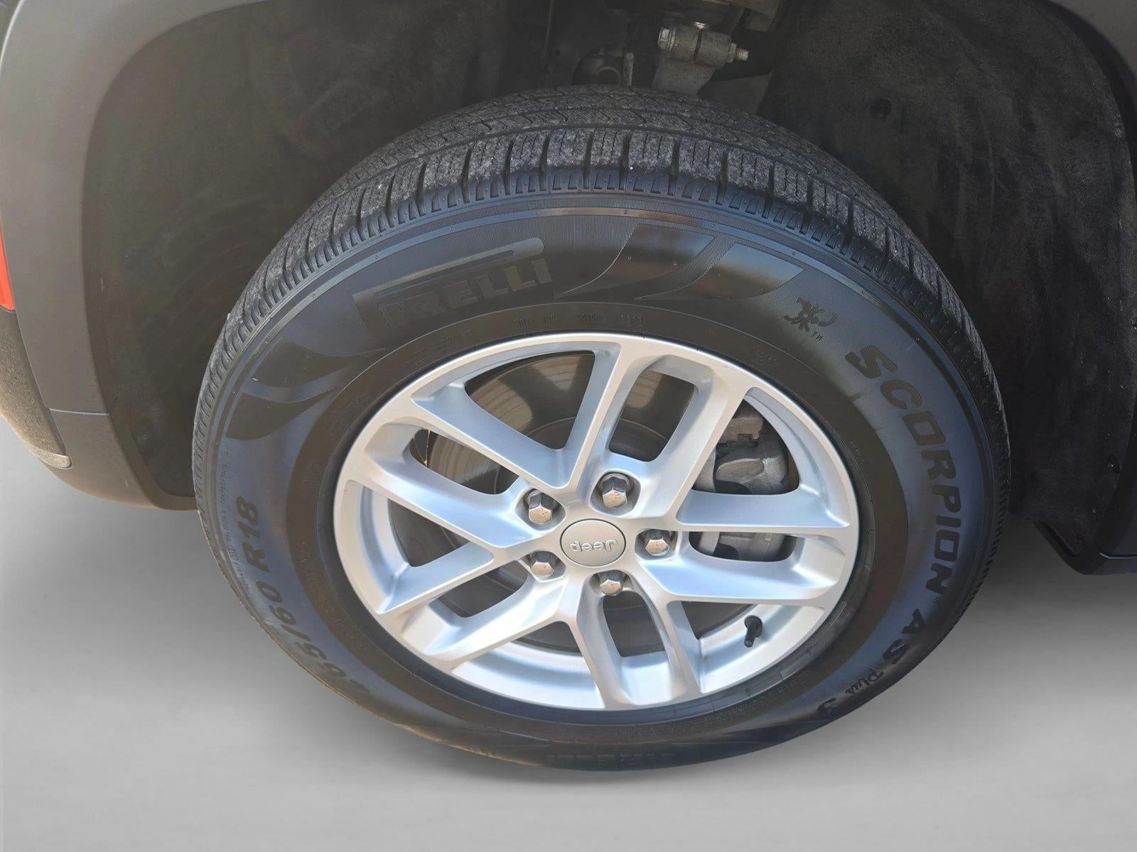 2022 Jeep Grand Cherokee L Laredo 4x2