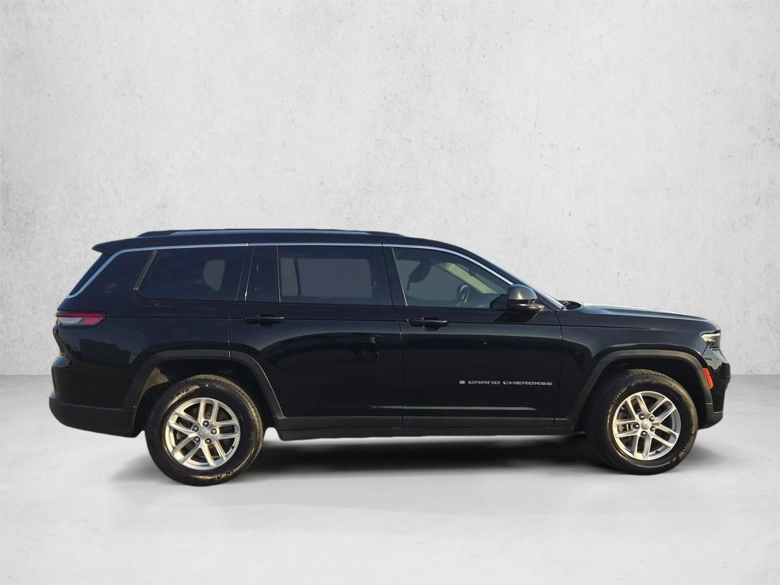 2022 Jeep Grand Cherokee L Laredo 4x2
