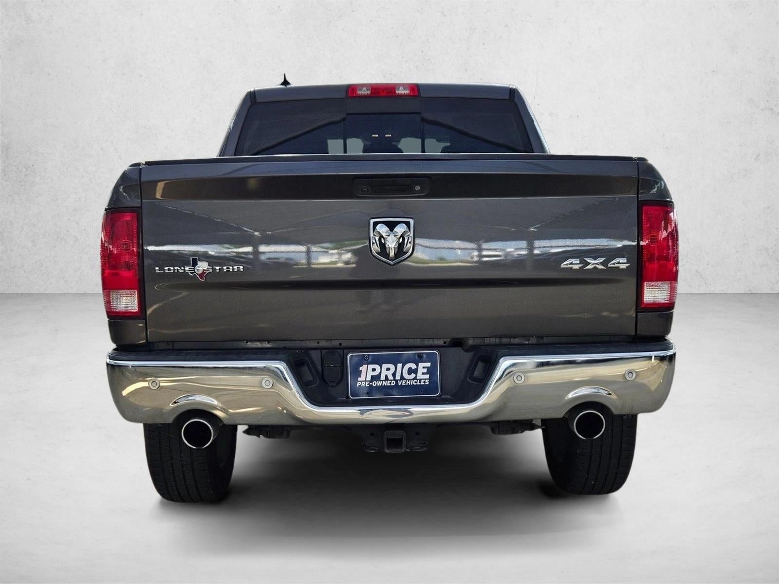 2017 RAM 1500 Lone Star Silver Crew Cab 4x4 5'7" Box