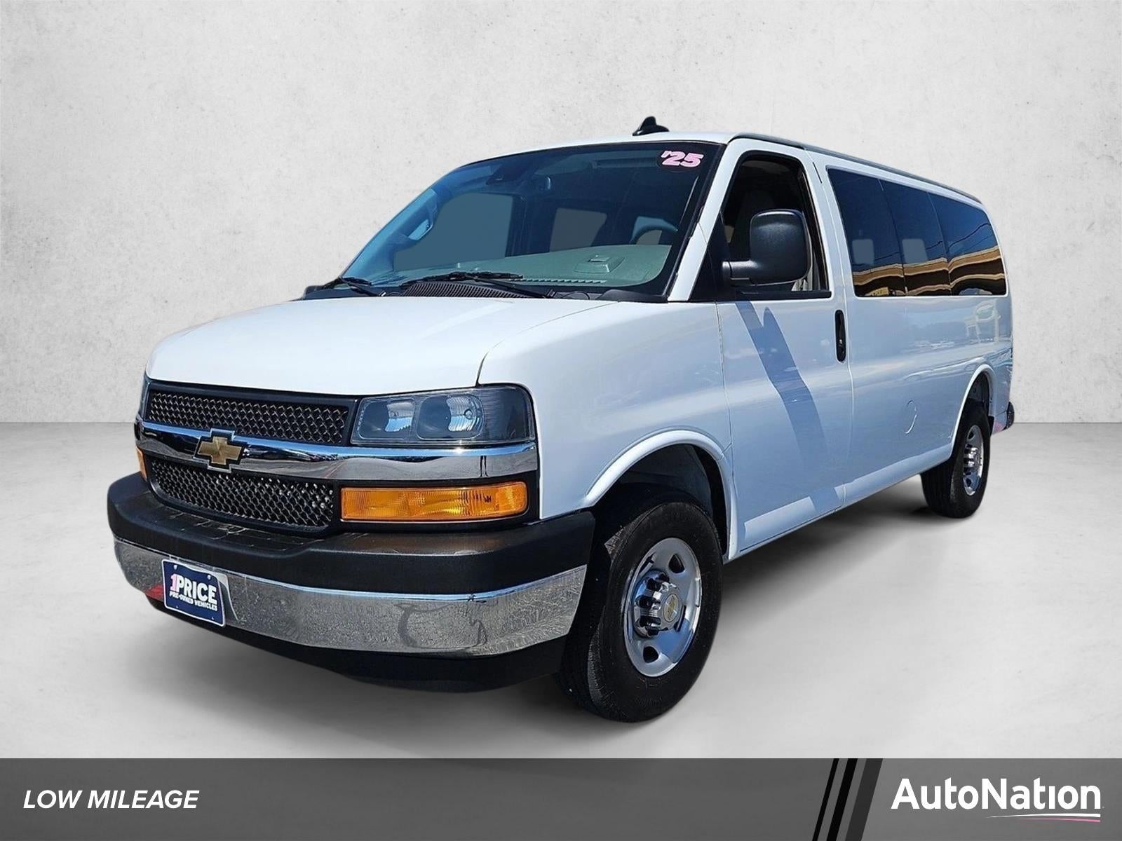 2025 Chevrolet Express Passenger 1LT