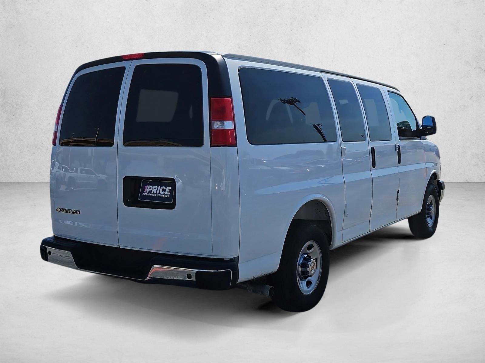 2025 Chevrolet Express Passenger 1LT