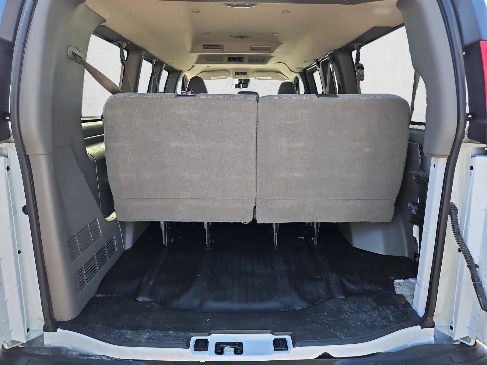 2025 Chevrolet Express Passenger 1LT