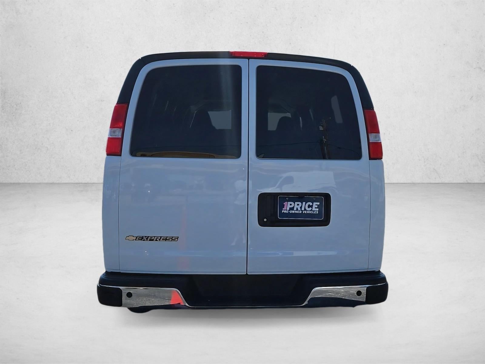 2025 Chevrolet Express Passenger 1LT