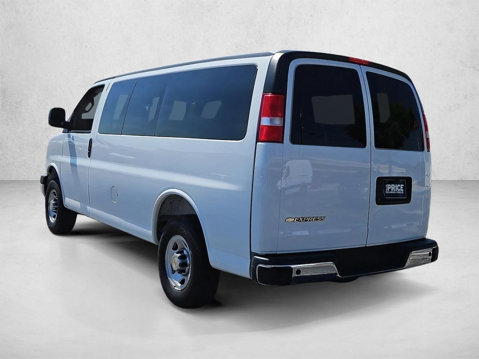2025 Chevrolet Express Passenger 1LT