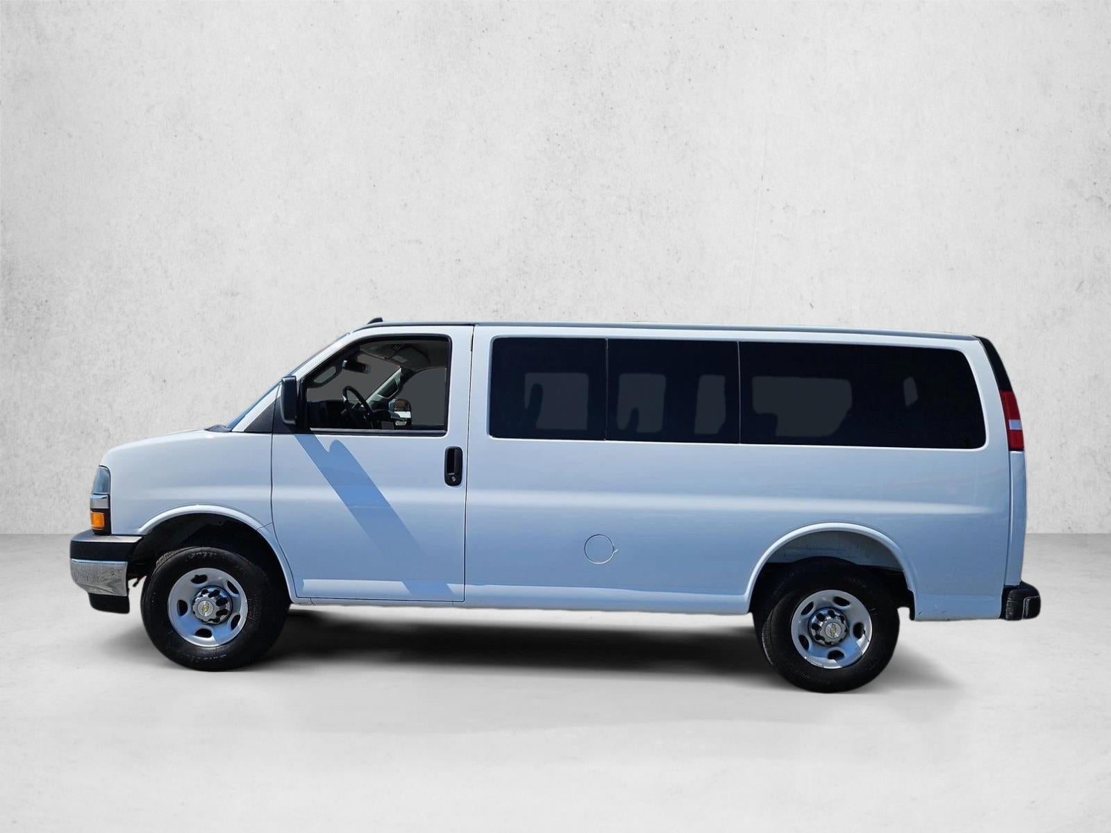 2025 Chevrolet Express Passenger 1LT