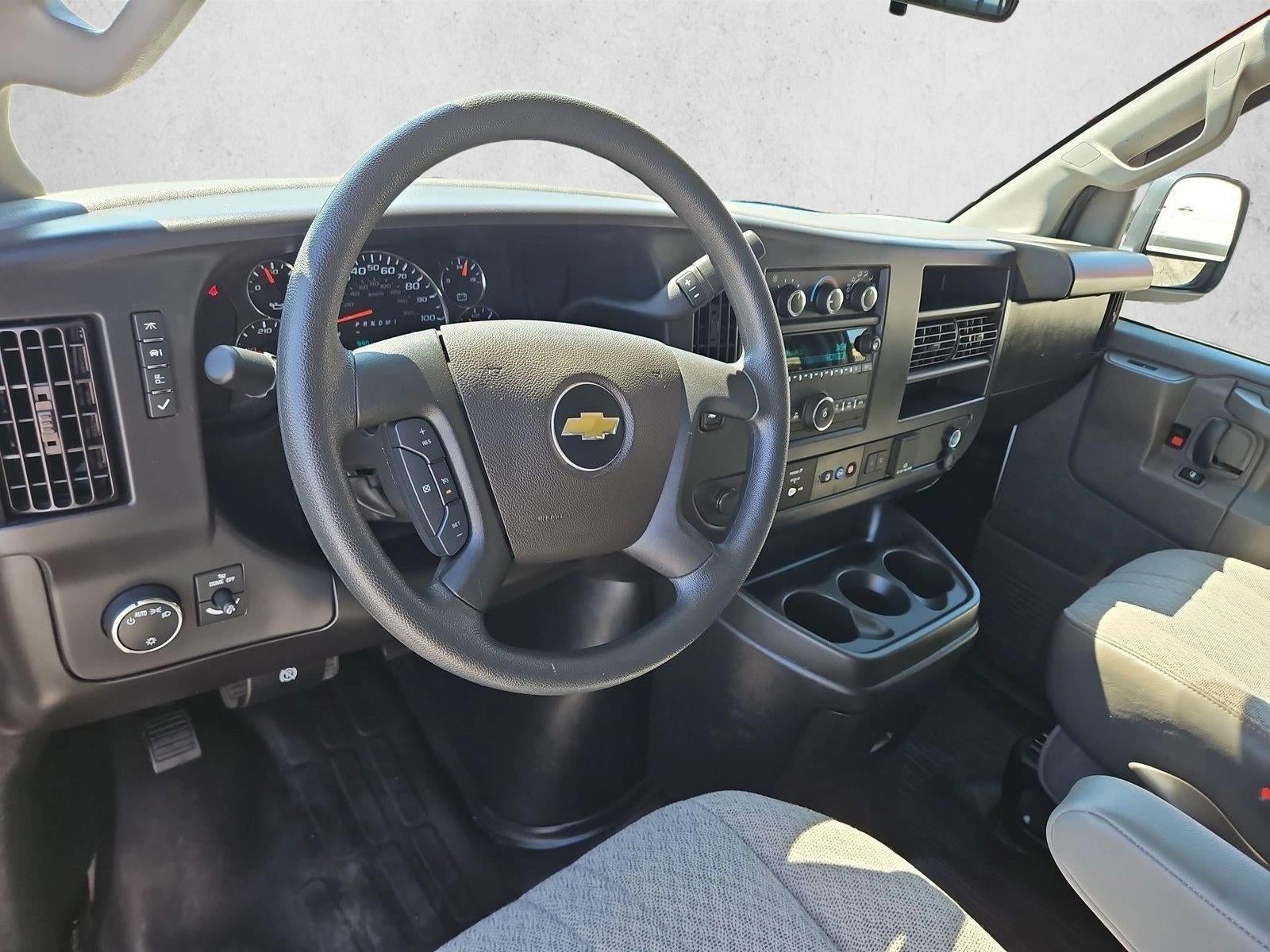 2025 Chevrolet Express Passenger 1LT