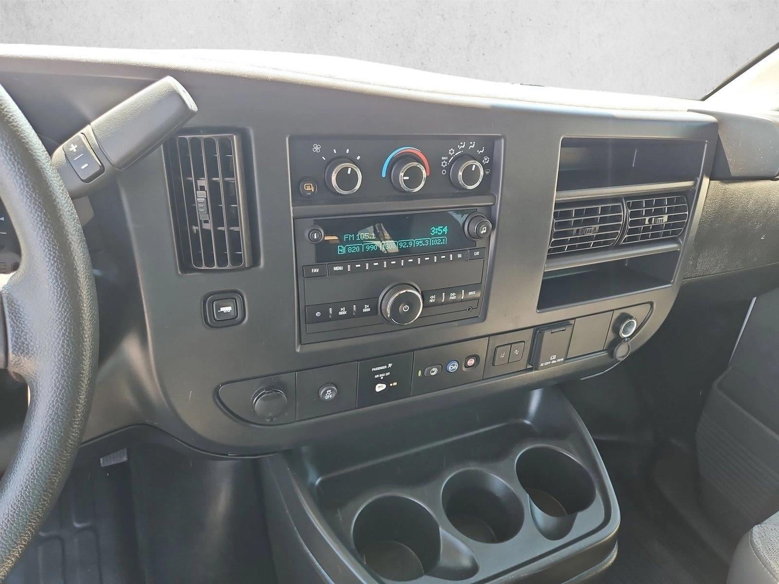 2025 Chevrolet Express Passenger 1LT