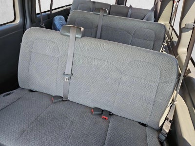 2025 Chevrolet Express Passenger 1LT