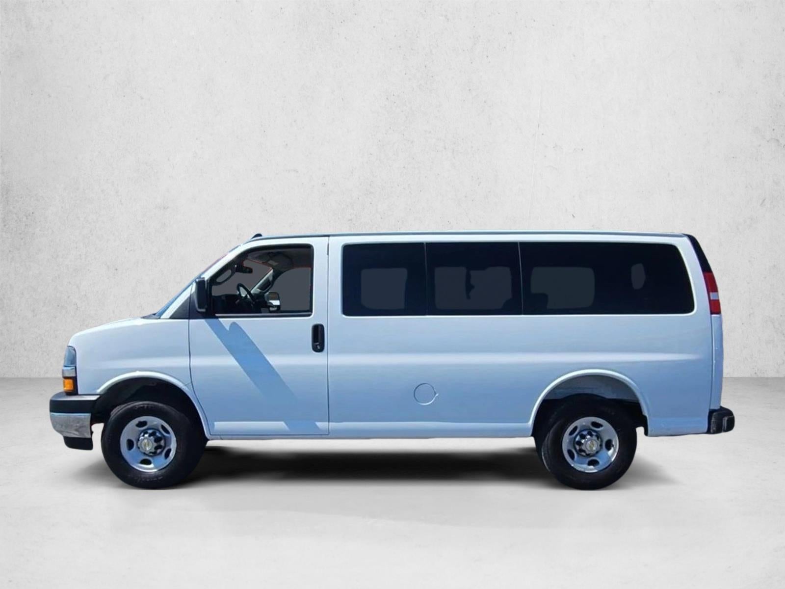 2025 Chevrolet Express Passenger 1LT