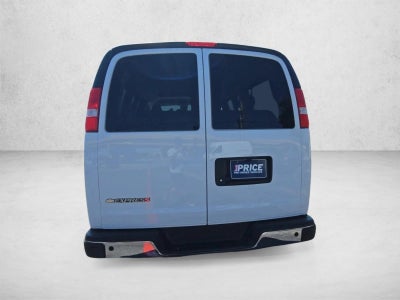 2025 Chevrolet Express Passenger 1LT