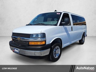 2025 Chevrolet Express Passenger 1LT