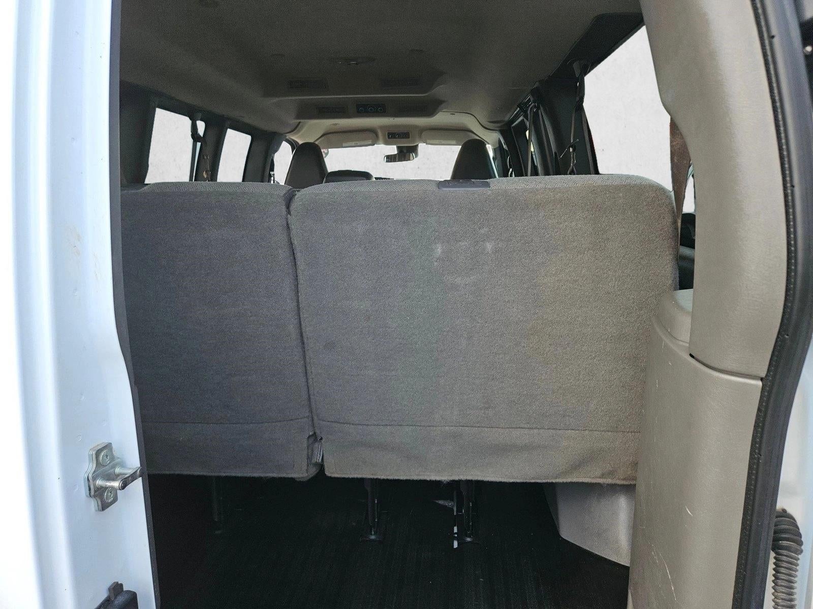 2025 Chevrolet Express Passenger 1LT
