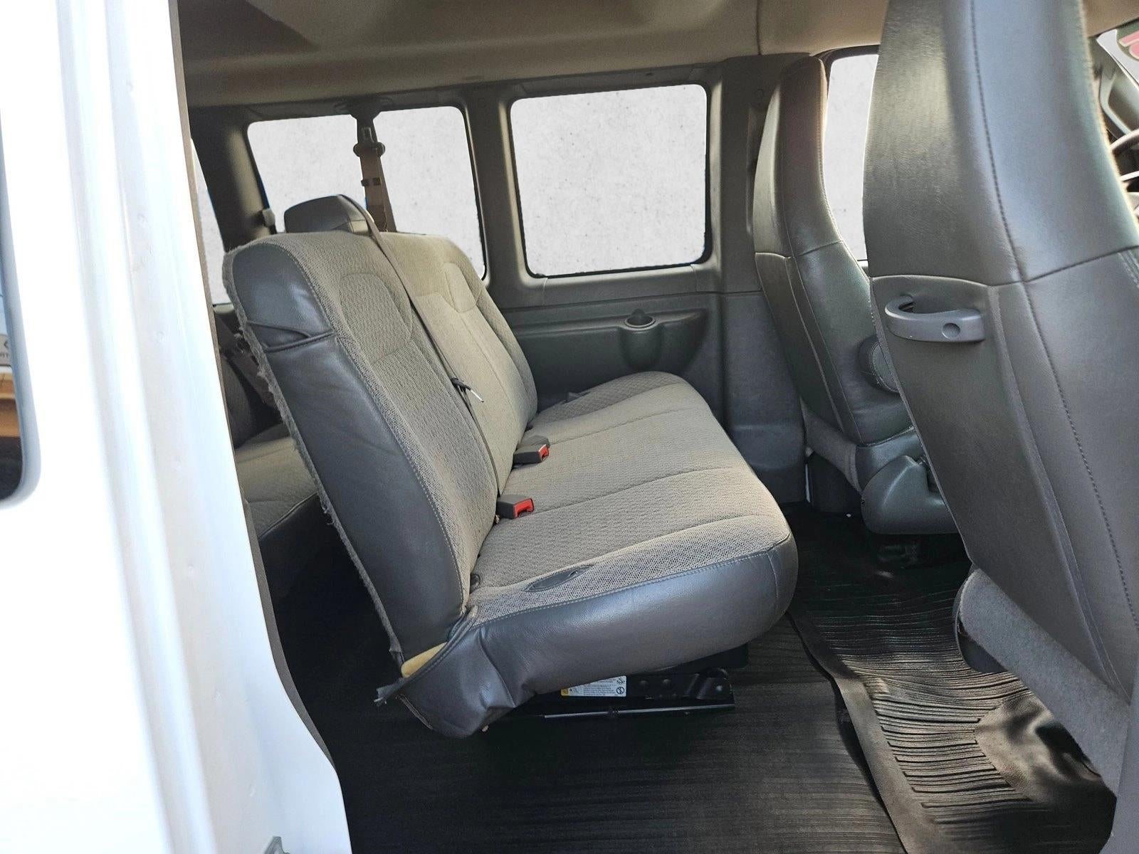 2025 Chevrolet Express Passenger 1LT