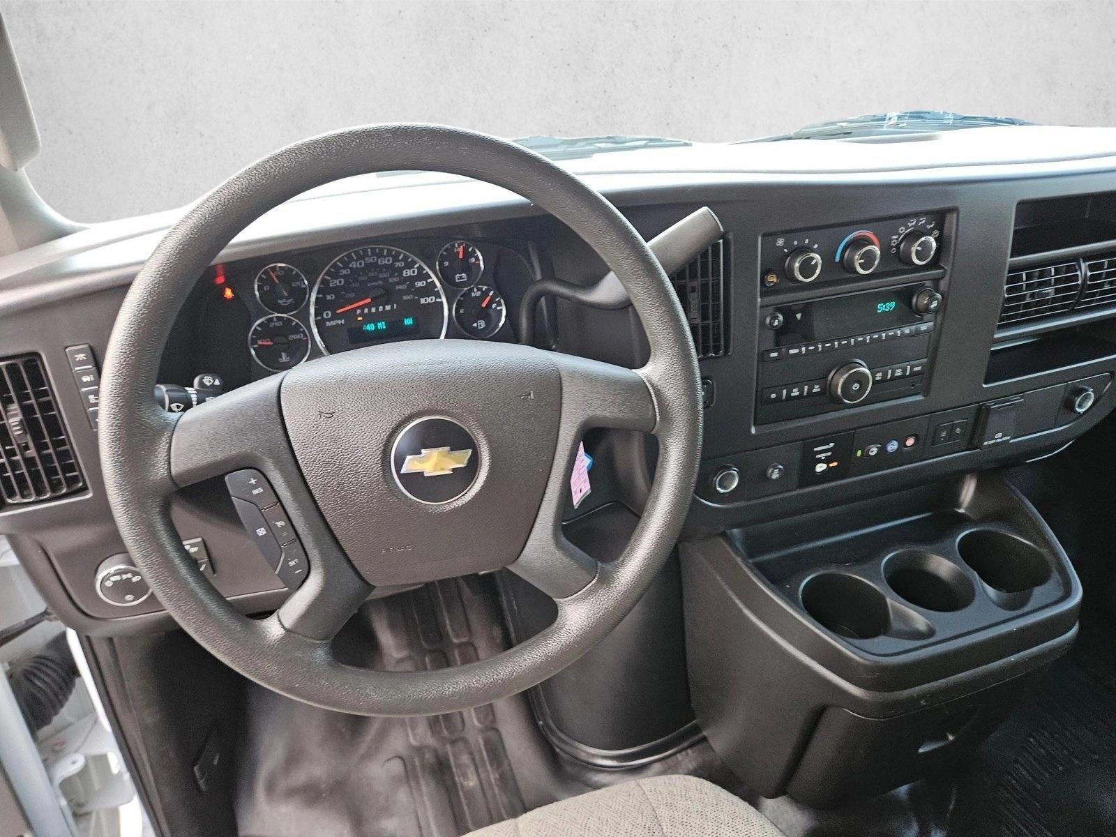 2025 Chevrolet Express Passenger 1LT