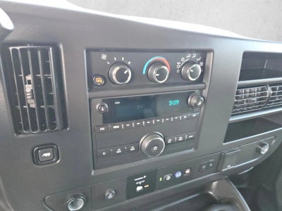 2025 Chevrolet Express Passenger 1LT