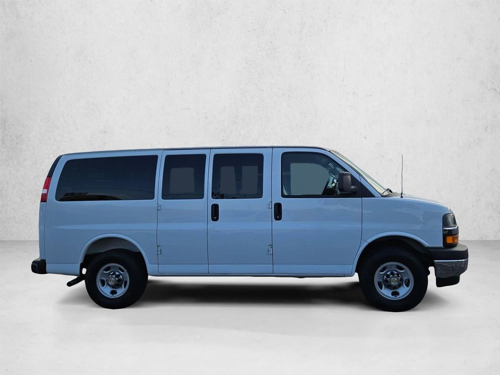 2025 Chevrolet Express Passenger 1LT