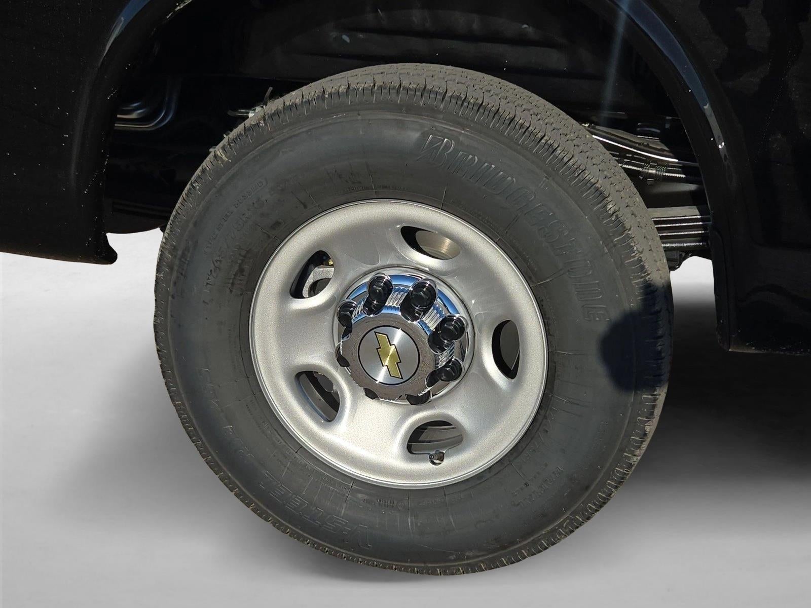 2027 Chevrolet Express Passenger LT