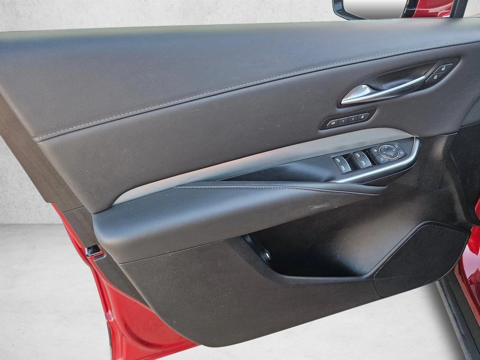 2023 Cadillac XT4 Premium Luxury