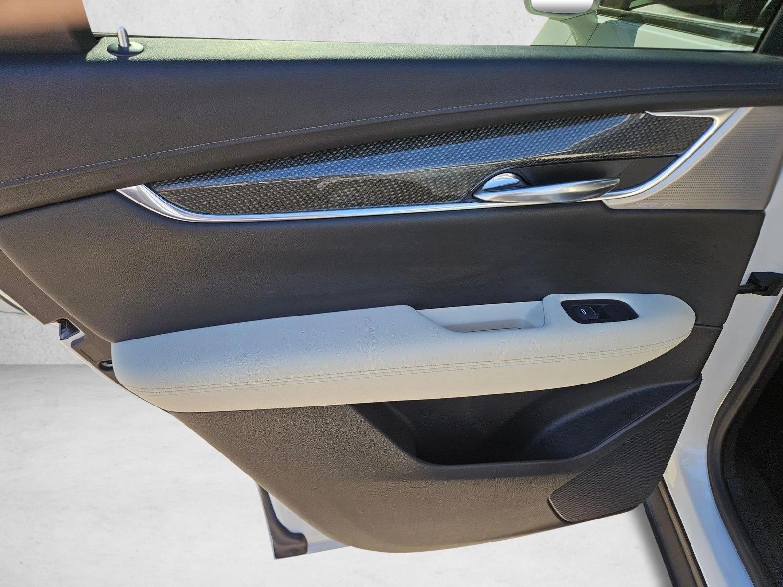 2020 Cadillac XT5 Sport