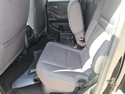 2022 Nissan Frontier Crew Cab SV 4x2