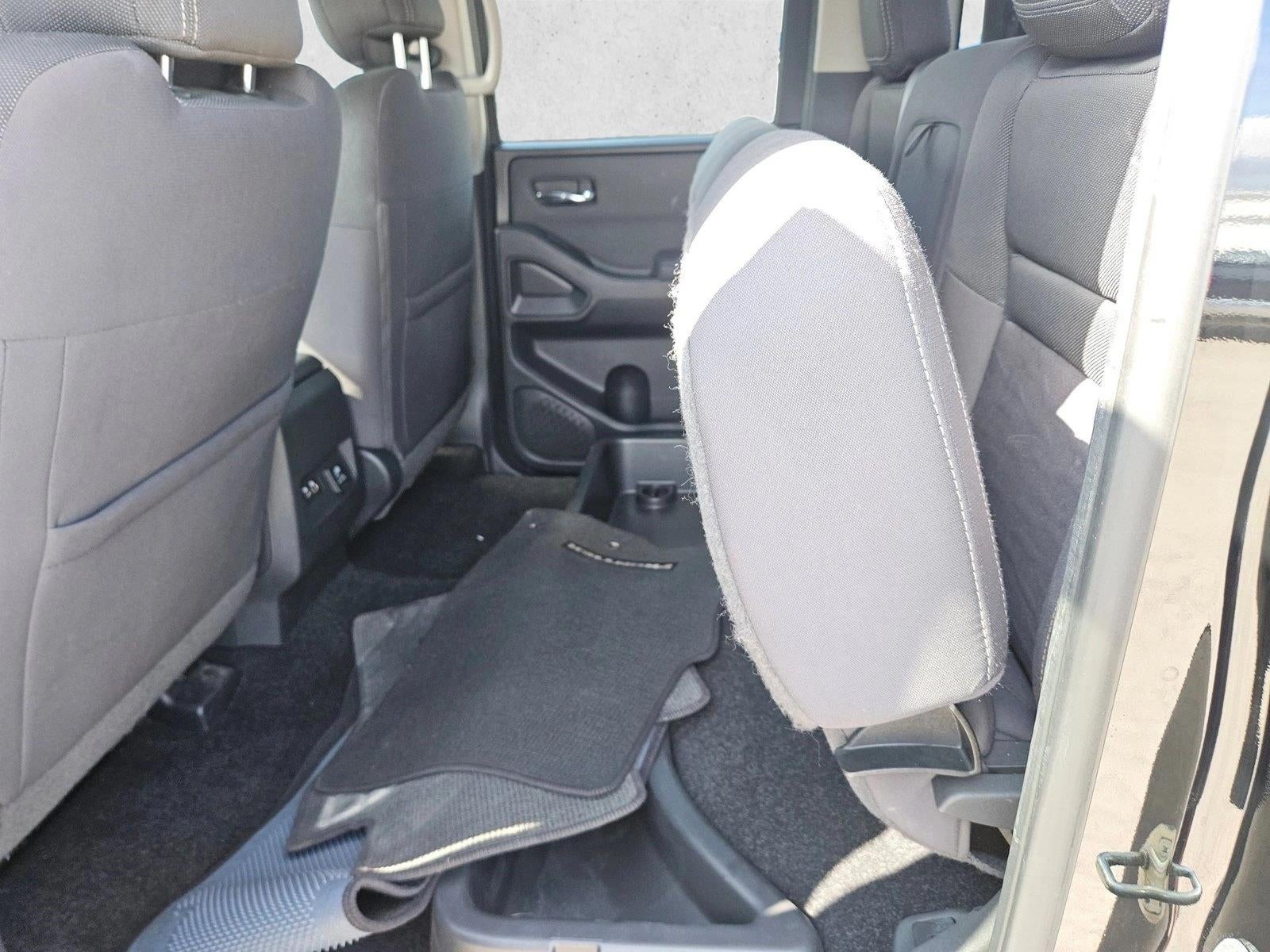 2022 Nissan Frontier Crew Cab SV 4x2