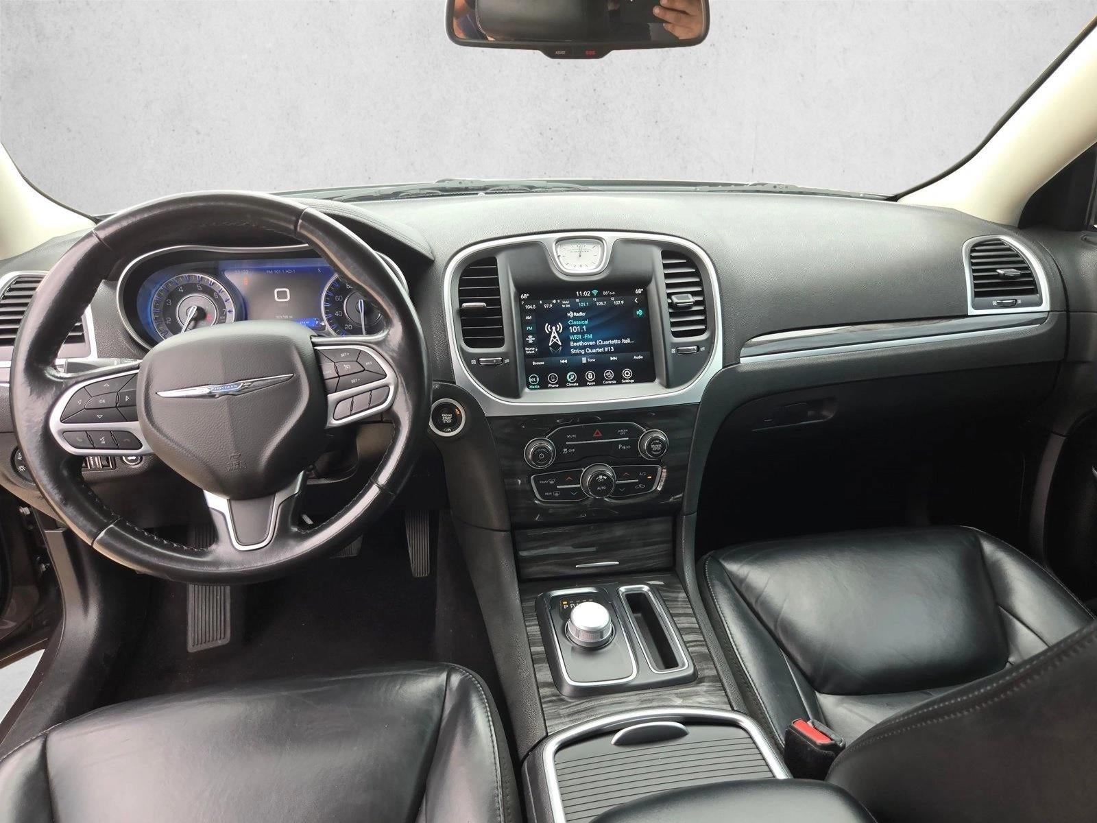 2022 Chrysler 300 Touring L