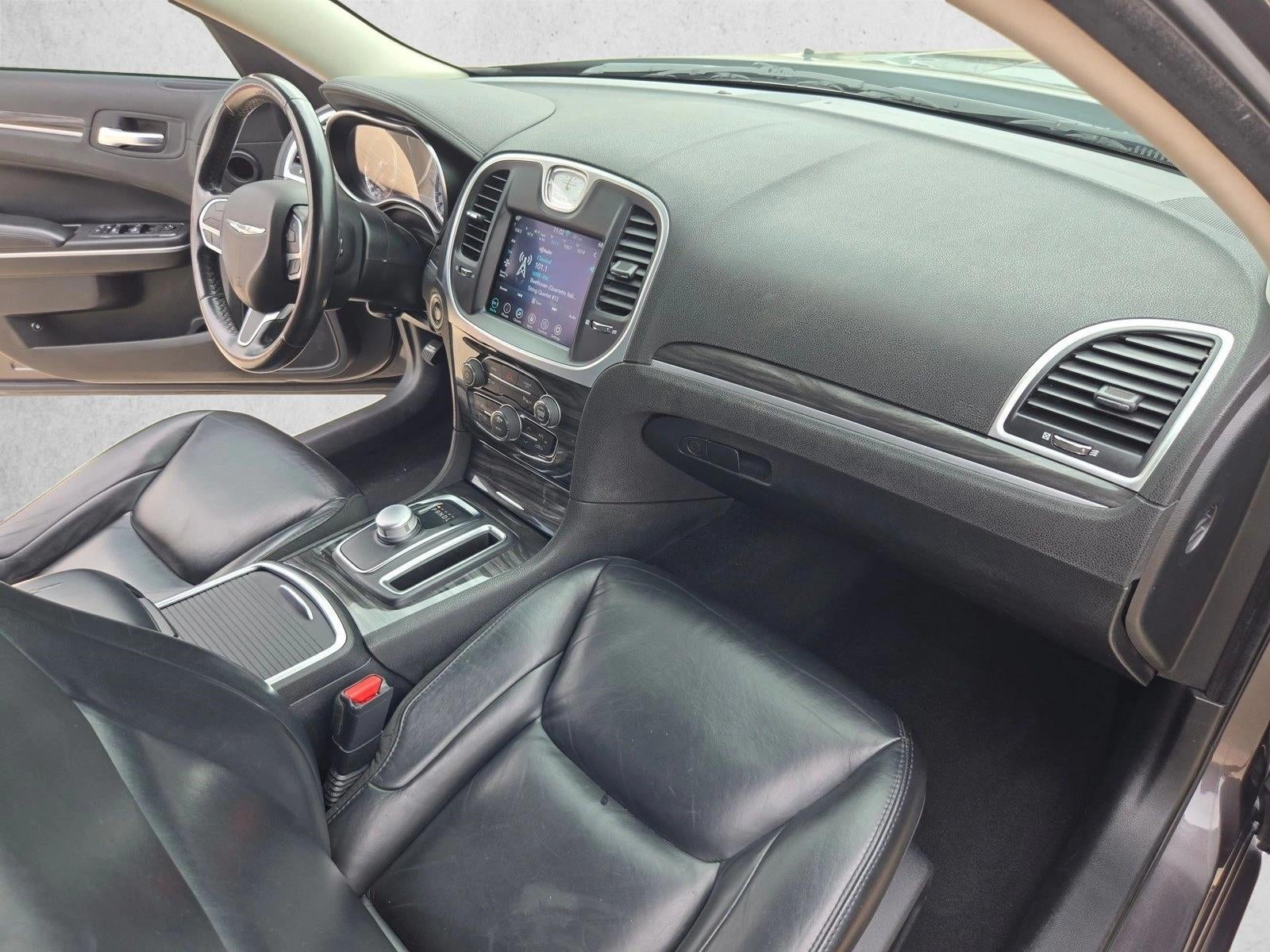 2022 Chrysler 300 Touring L