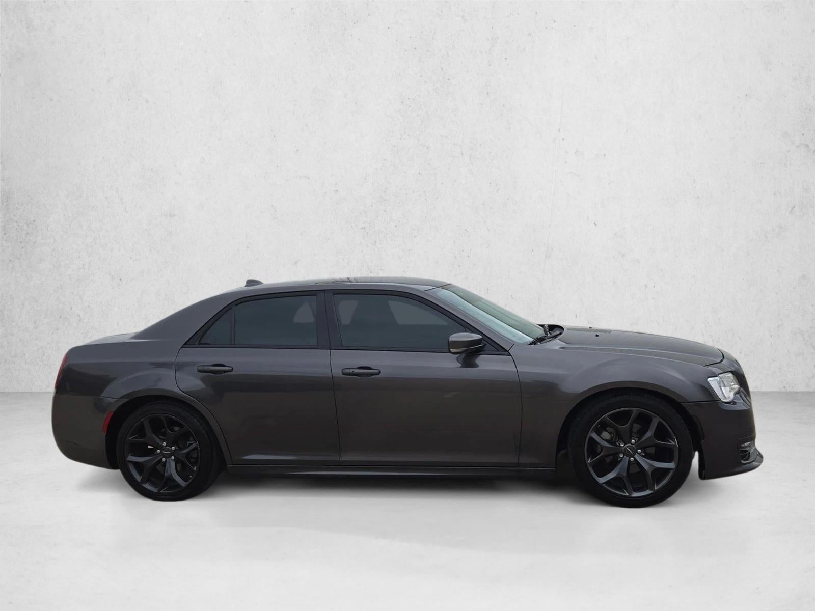 2022 Chrysler 300 Touring L
