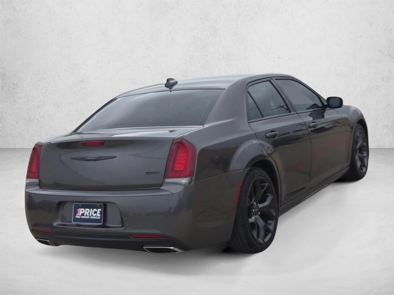2022 Chrysler 300 Touring L