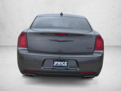 2022 Chrysler 300 Touring L