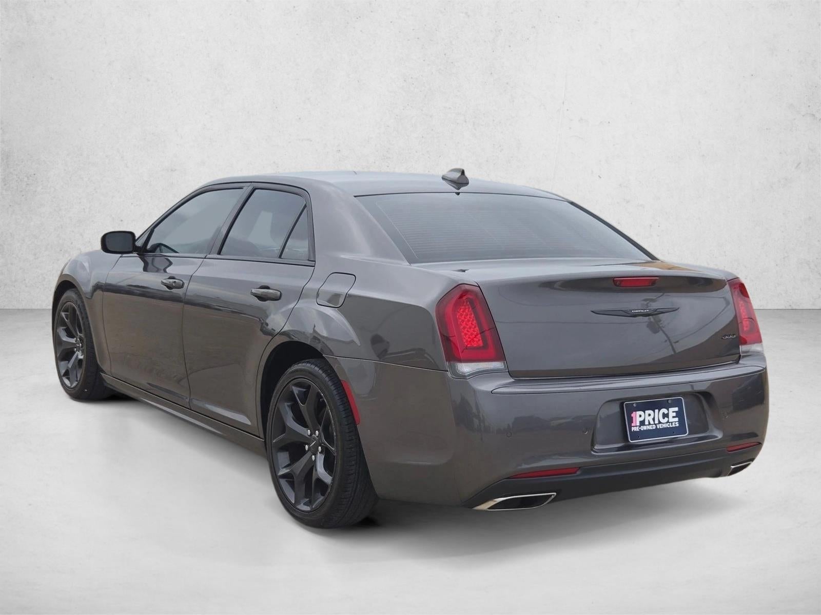 2022 Chrysler 300 Touring L