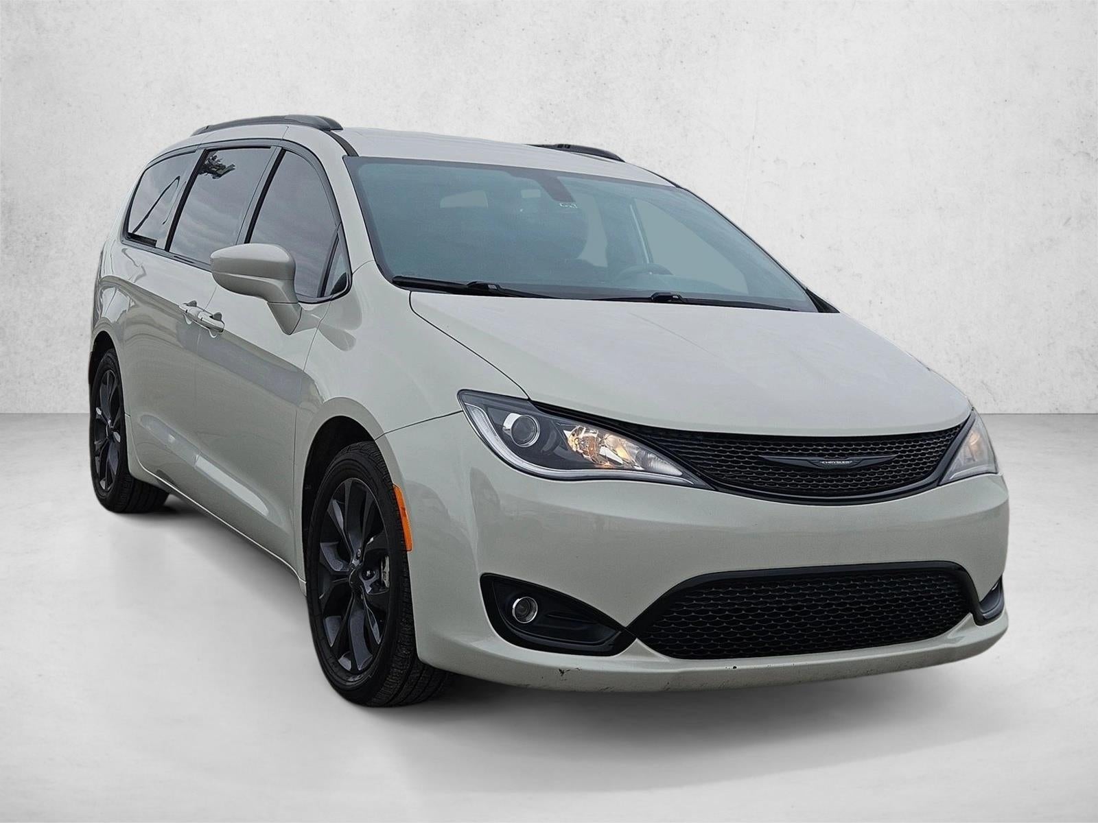 2020 Chrysler Pacifica Touring L