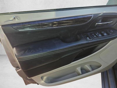 2015 Chrysler Town & Country Touring-L