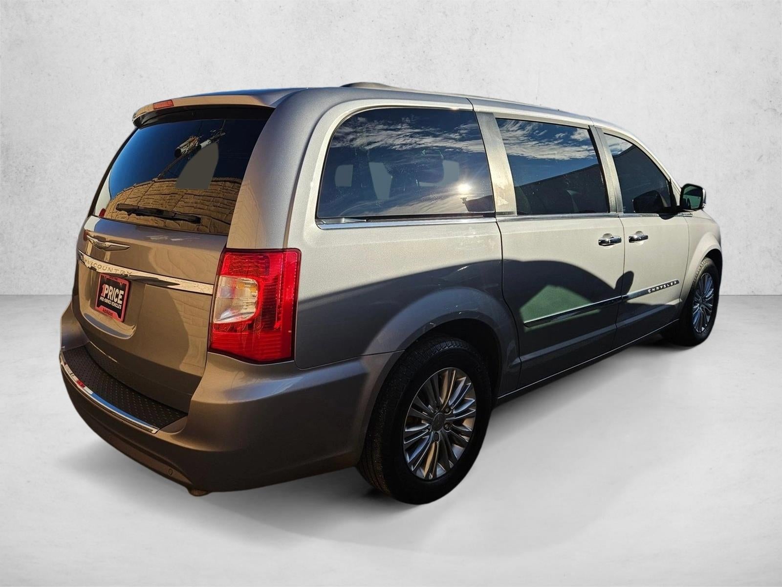 2015 Chrysler Town & Country Touring-L