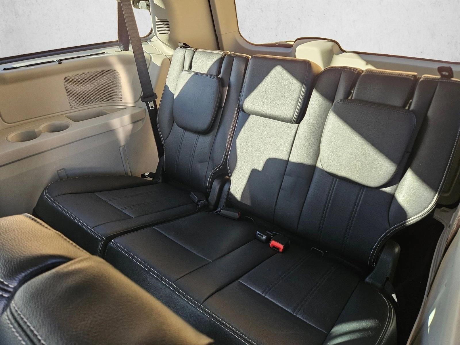 2015 Chrysler Town & Country Touring-L