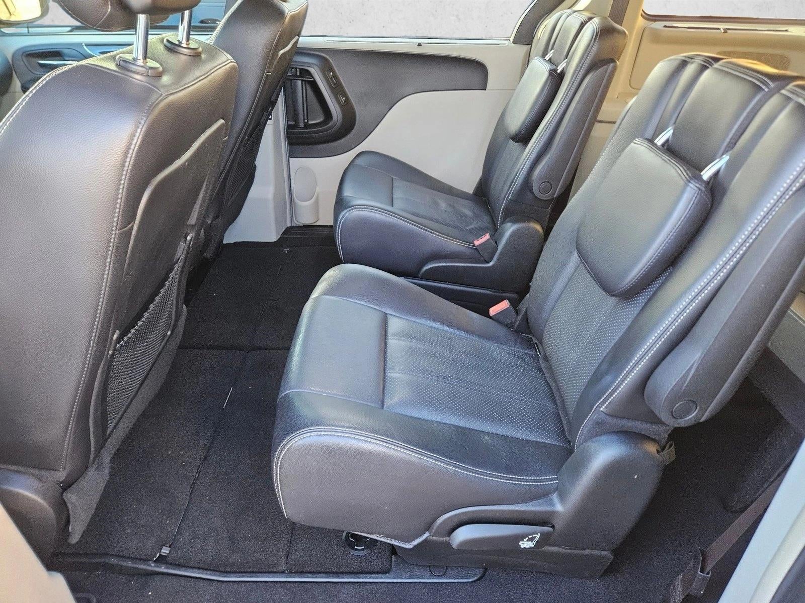 2015 Chrysler Town & Country Touring-L