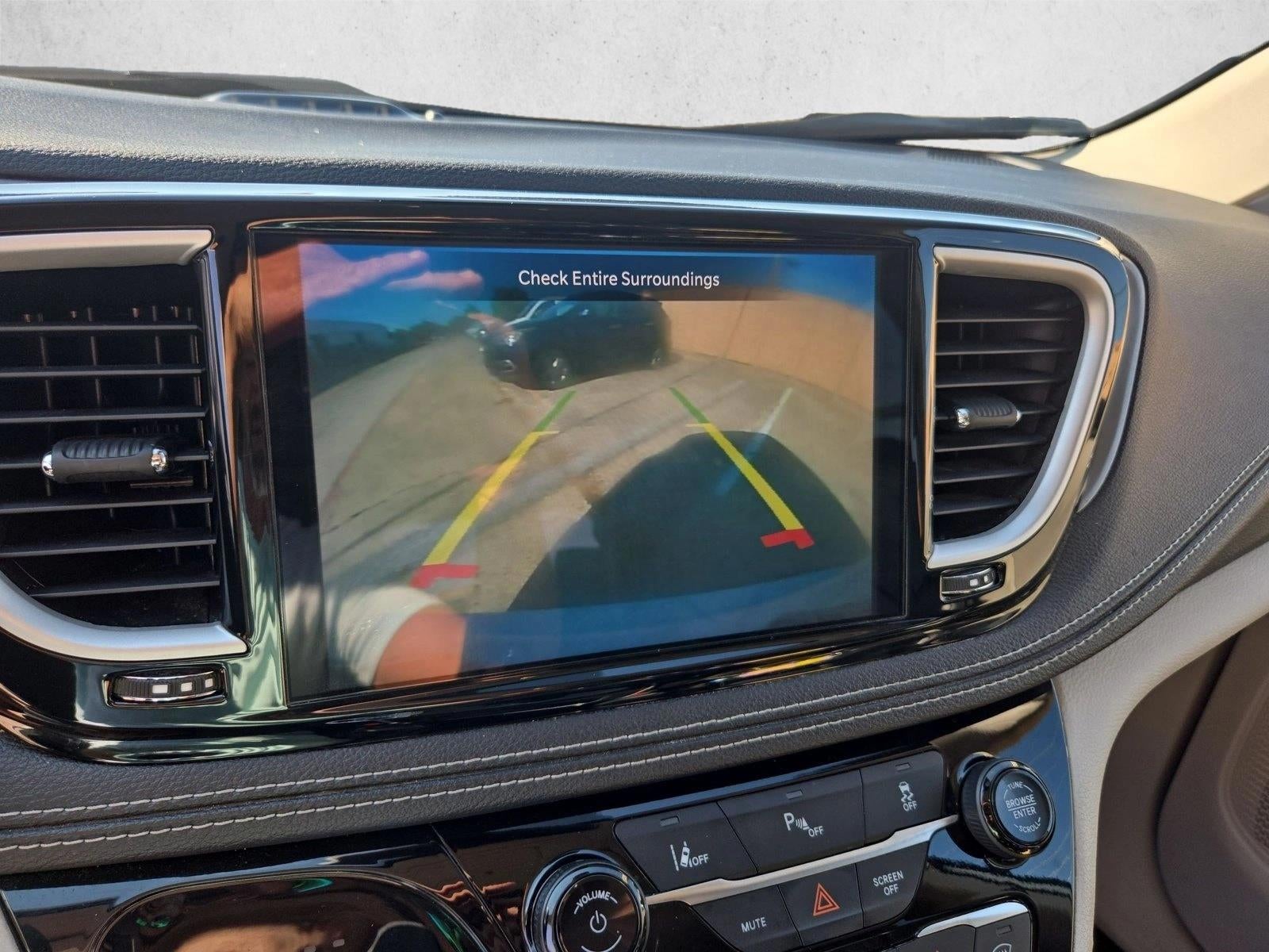 2023 Chrysler Pacifica Hybrid Touring L
