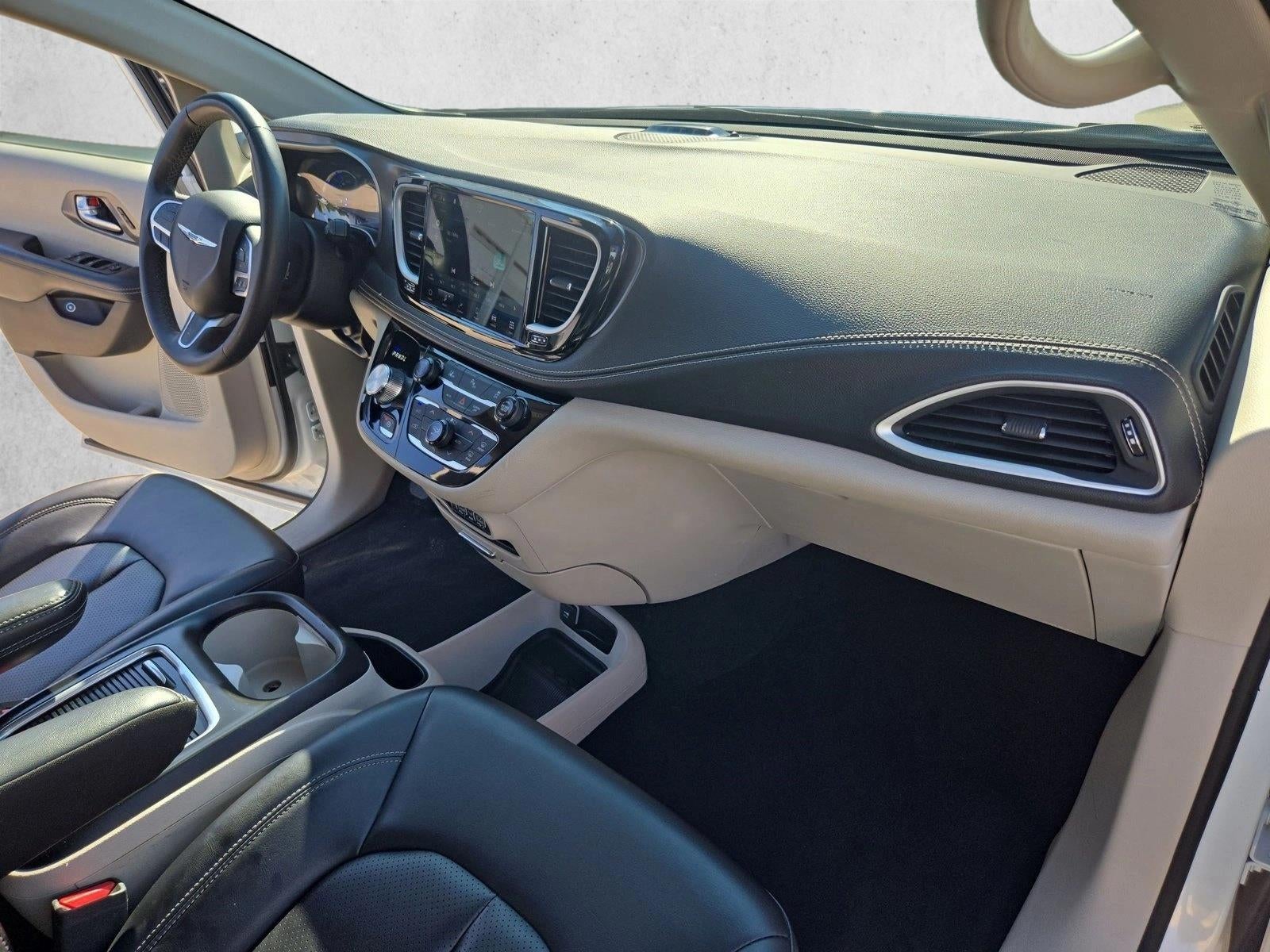 2023 Chrysler Pacifica Hybrid Touring L