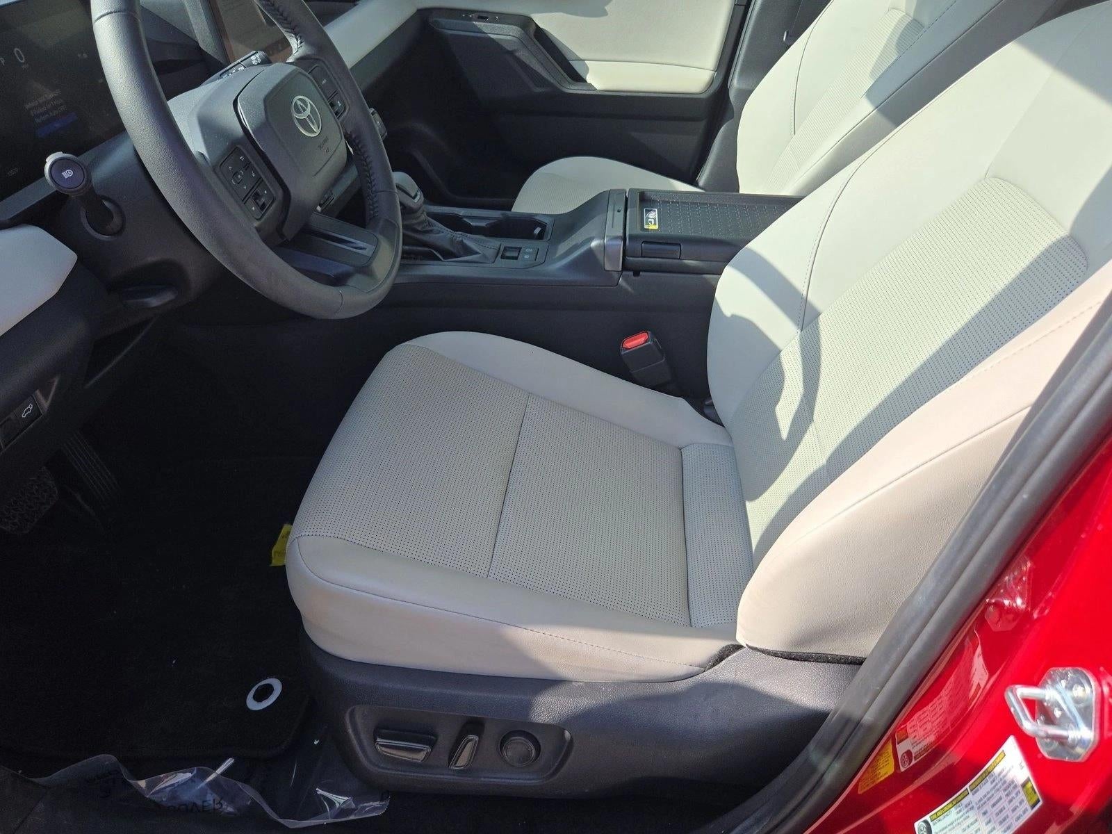 2026 Toyota RAV4 XLE - Photo 15