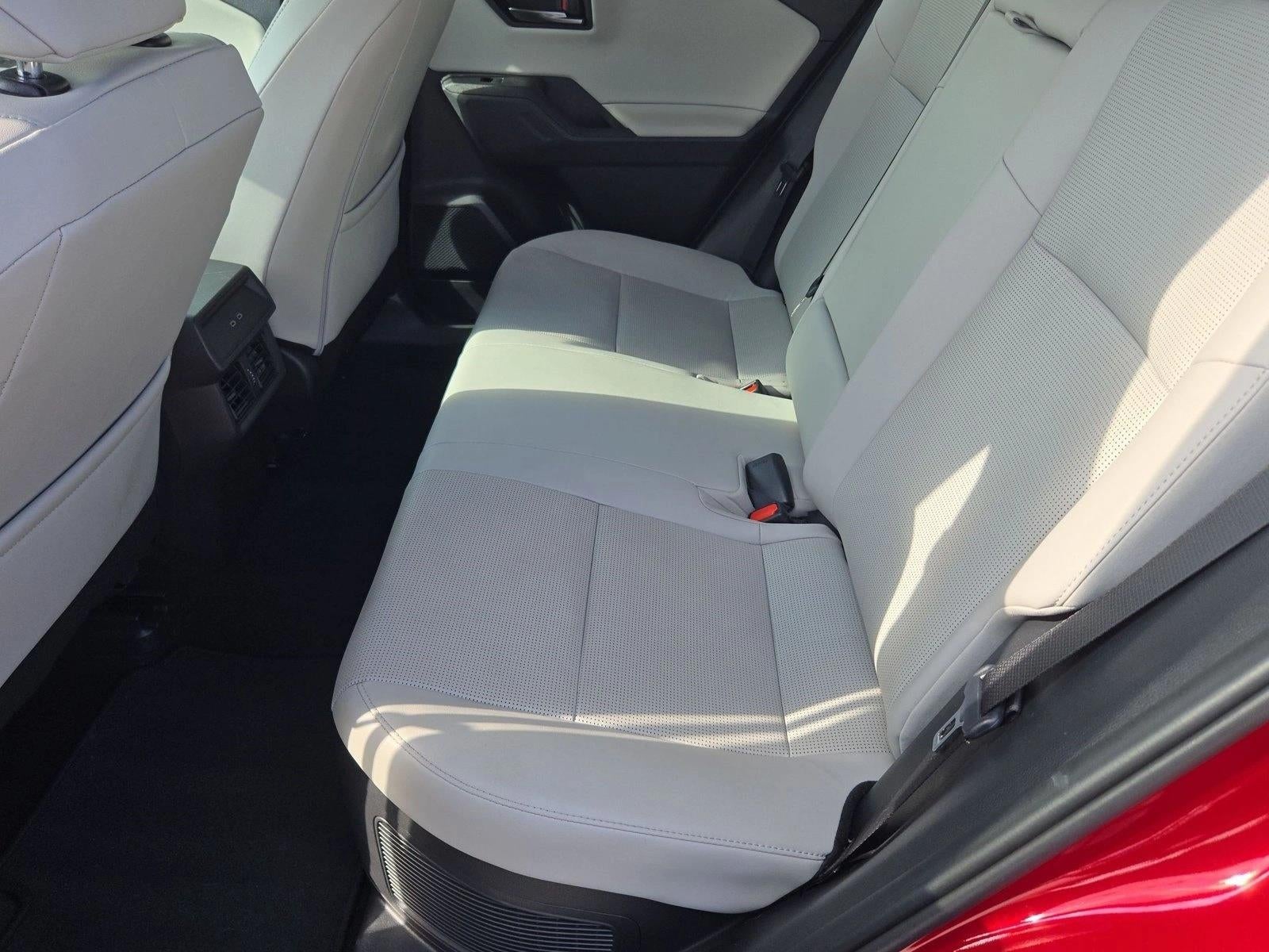 2026 Toyota RAV4 XLE - Photo 18