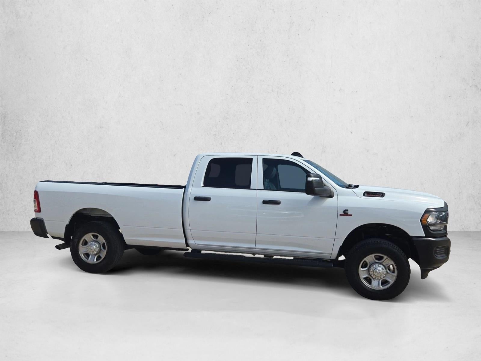 2023 RAM 3500 Tradesman Crew Cab 4x4 8' Box