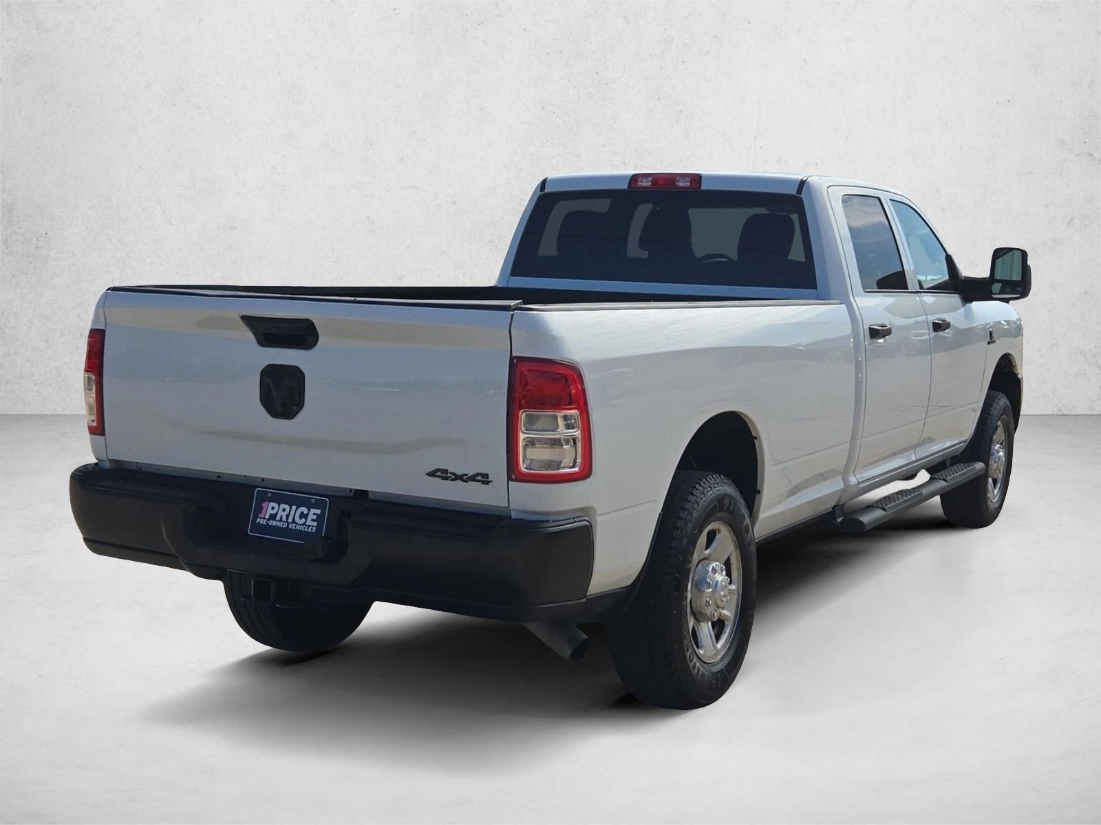 2023 RAM 3500 Tradesman Crew Cab 4x4 8' Box