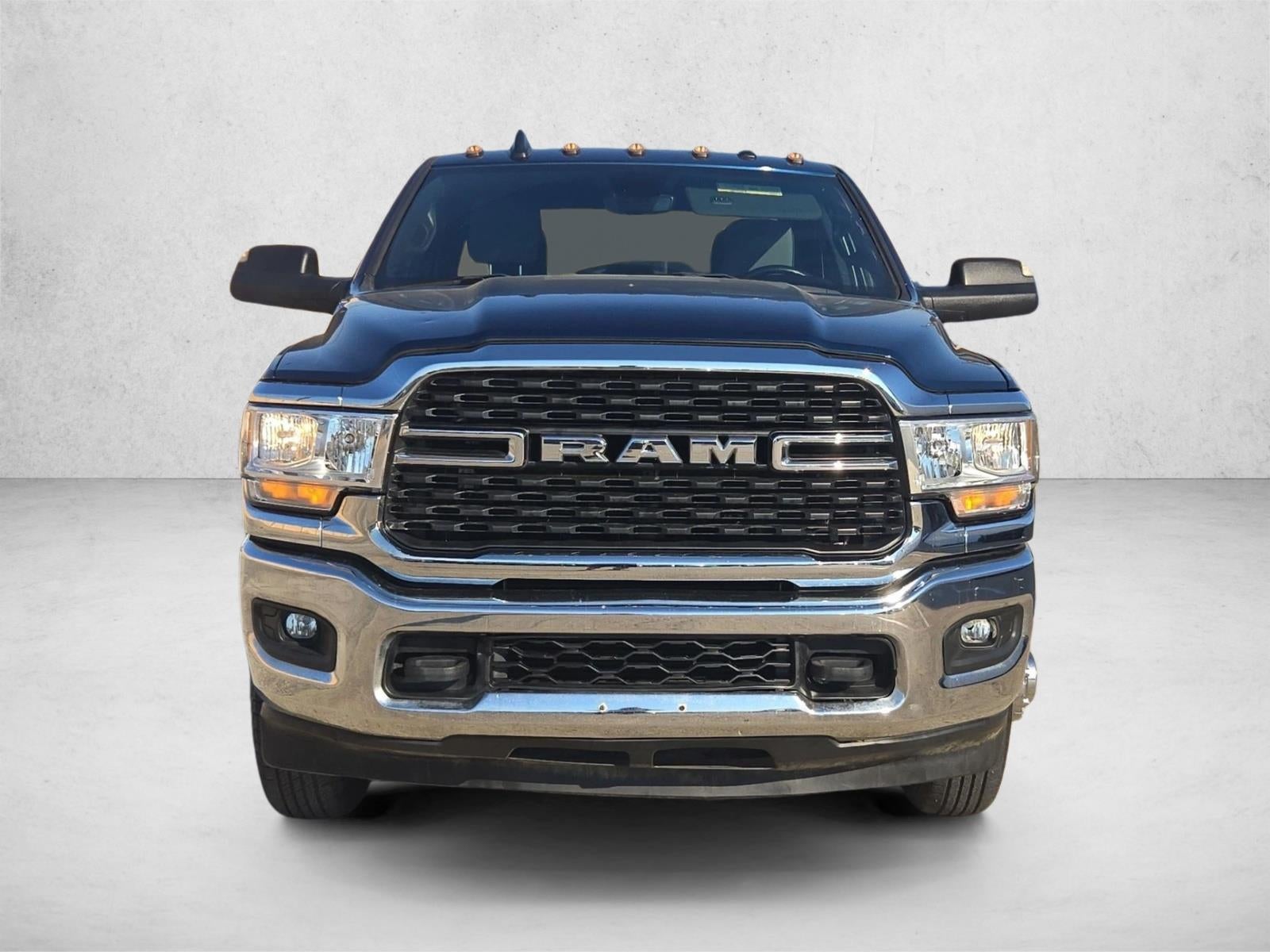 2022 RAM 3500 Big Horn Crew Cab 4x4 8' Box