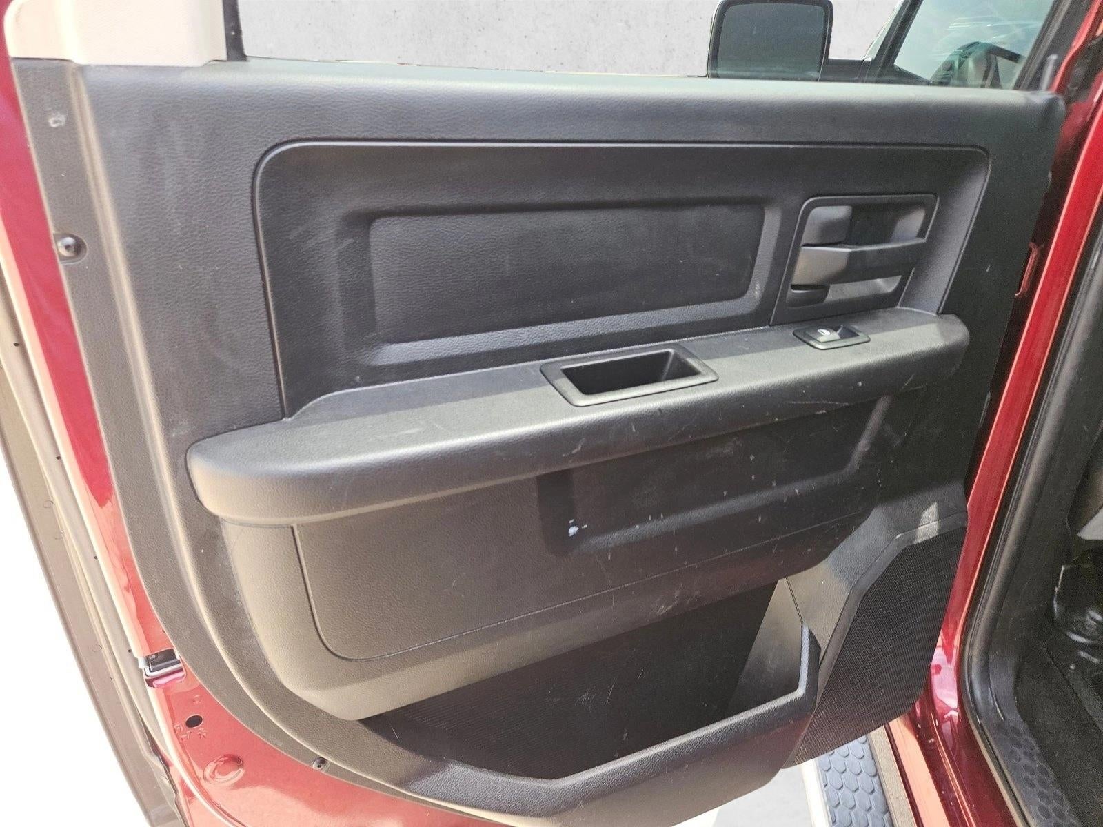 2017 RAM 1500 Tradesman Crew Cab 4x4 5'7" Box