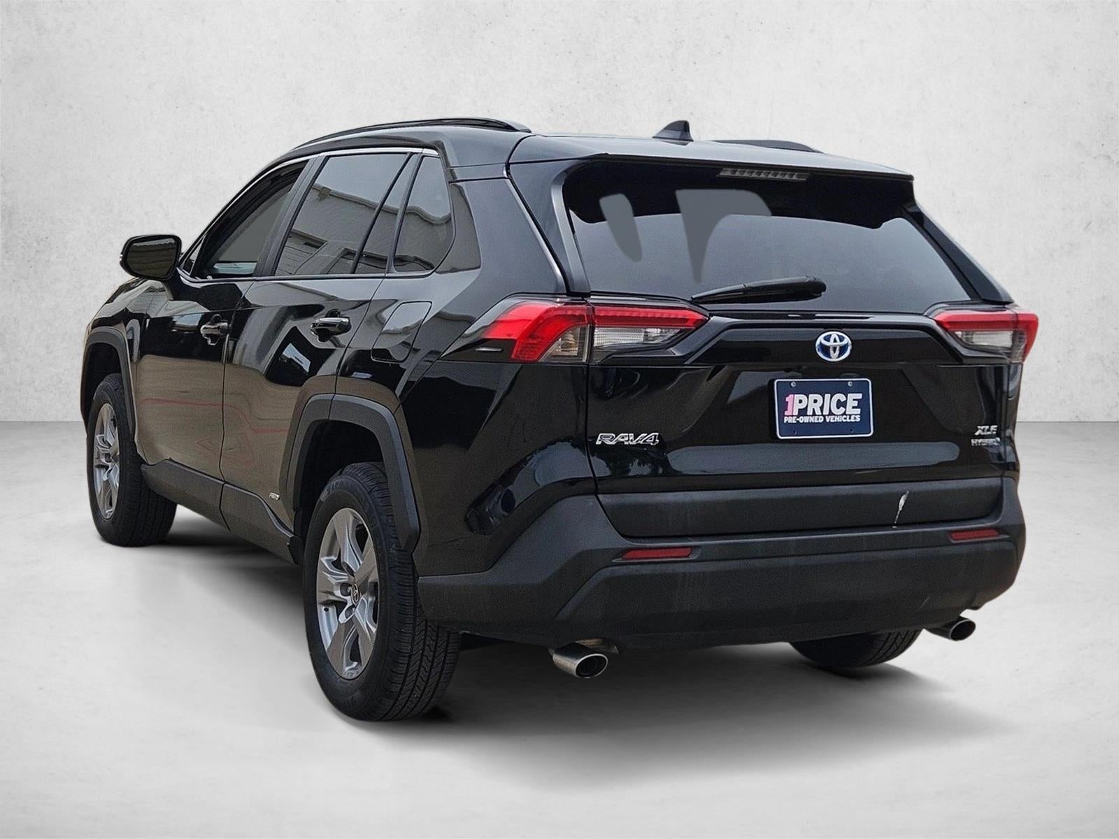 2023 Toyota RAV4 XLE - Photo 7