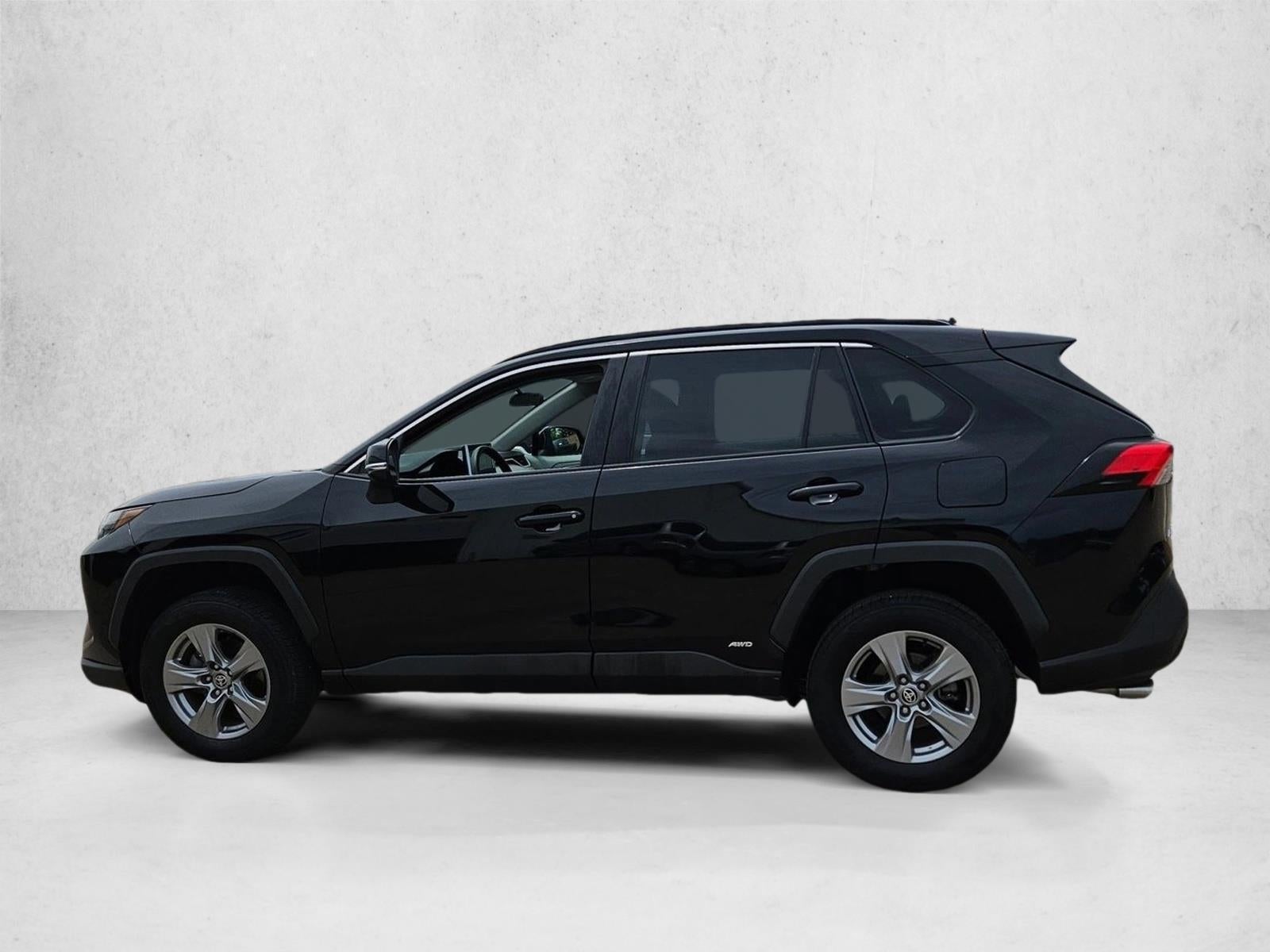 2023 Toyota RAV4 XLE - Photo 8